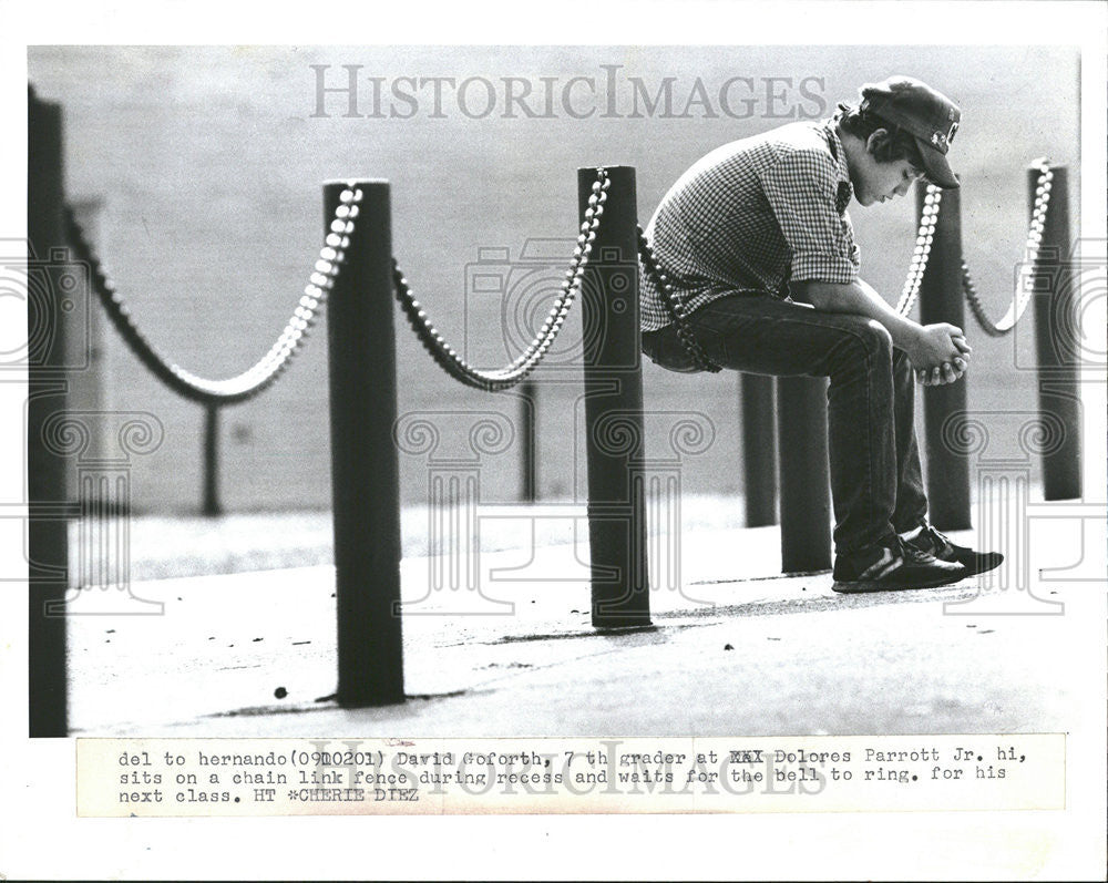 1982 Press Photo David Goforth,Waits for his next class - Historic Images