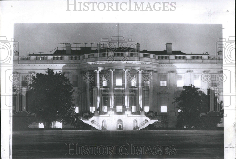 1957 Press Photo White House Lights Eisenhower President Housing - Historic Images