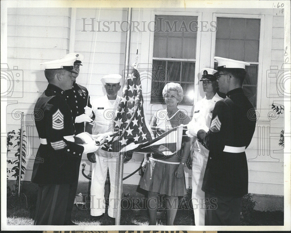 1970 Press Photo Flag Raised in Honor of Son. - Historic Images