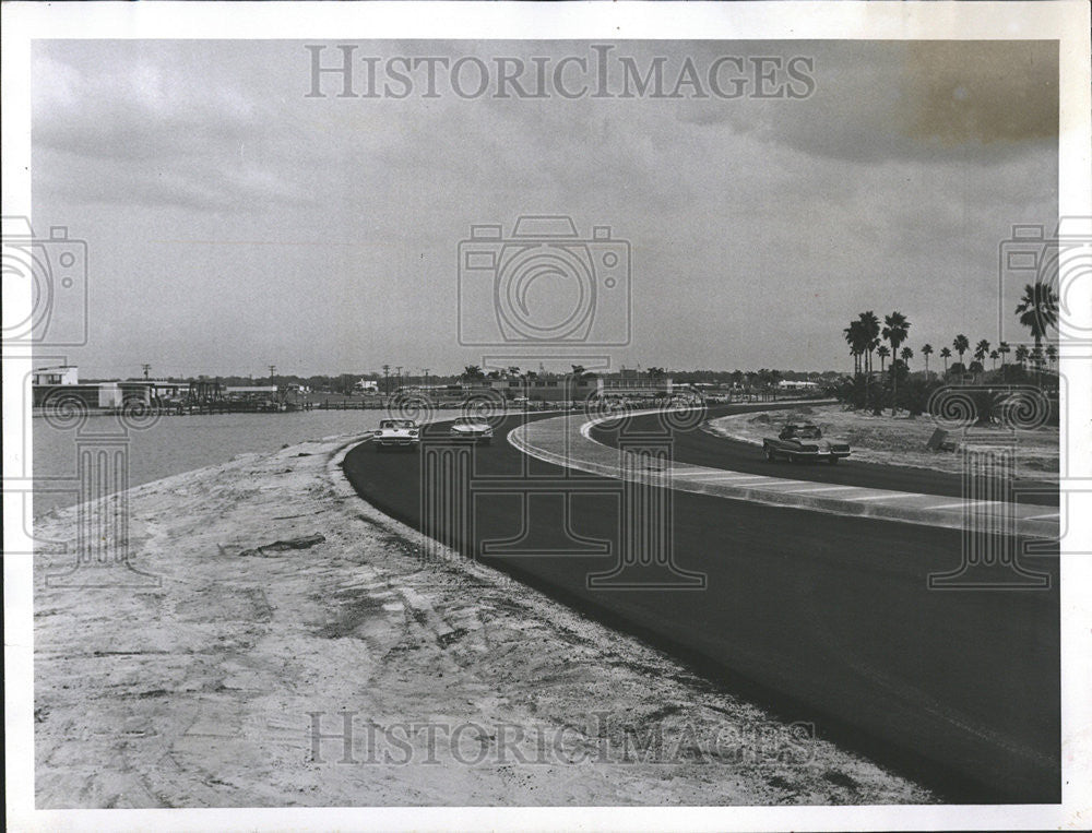 1961 Press Photo Officials Voiced Concern Memorial Causeway bridge Unwary  Drive - Historic Images