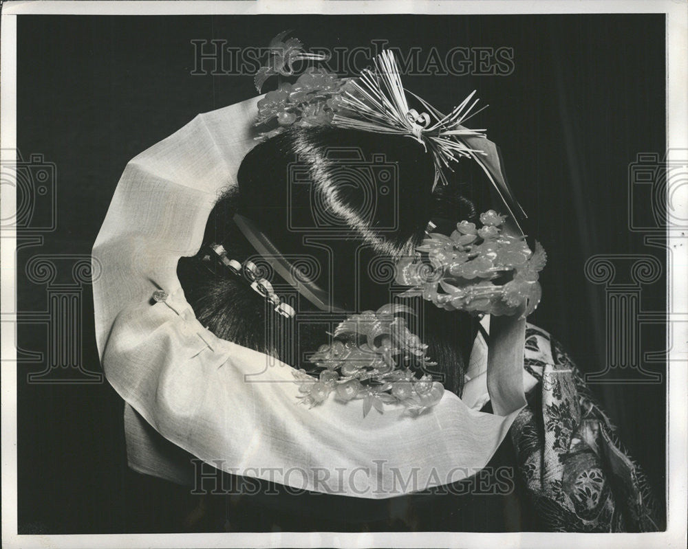 1948 Press Photo Shinto Wedding Bride special wedding Hair do Tortoise shell Bar - Historic Images