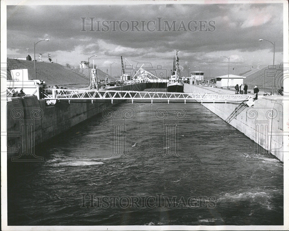 1957 Press Photo  Saint Lawrence Seaway system locks canals Atlantic Ocean Lakes - Historic Images