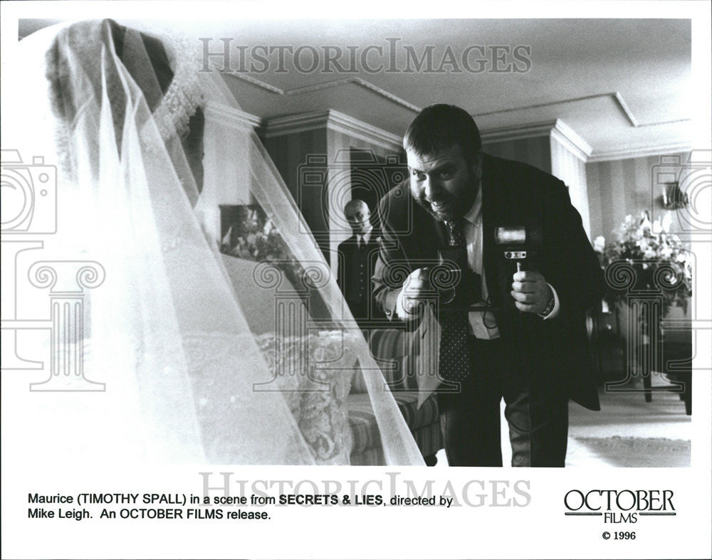 1996 Press Photo Maurice Timothy Spall Scene Secrets and Lies Directed Leigh - Historic Images