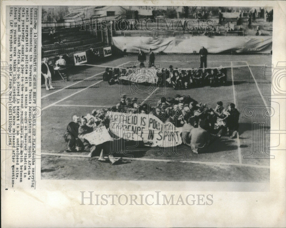 1964 Press Photo Demonstration Causes Shift in Davis Cup - Historic Images