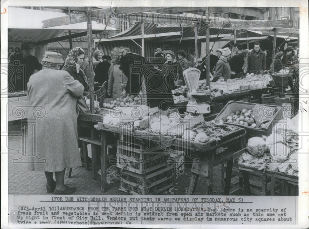 1959 Press Photo West Belin is Evident Open Air Markets City Hall - Historic Images