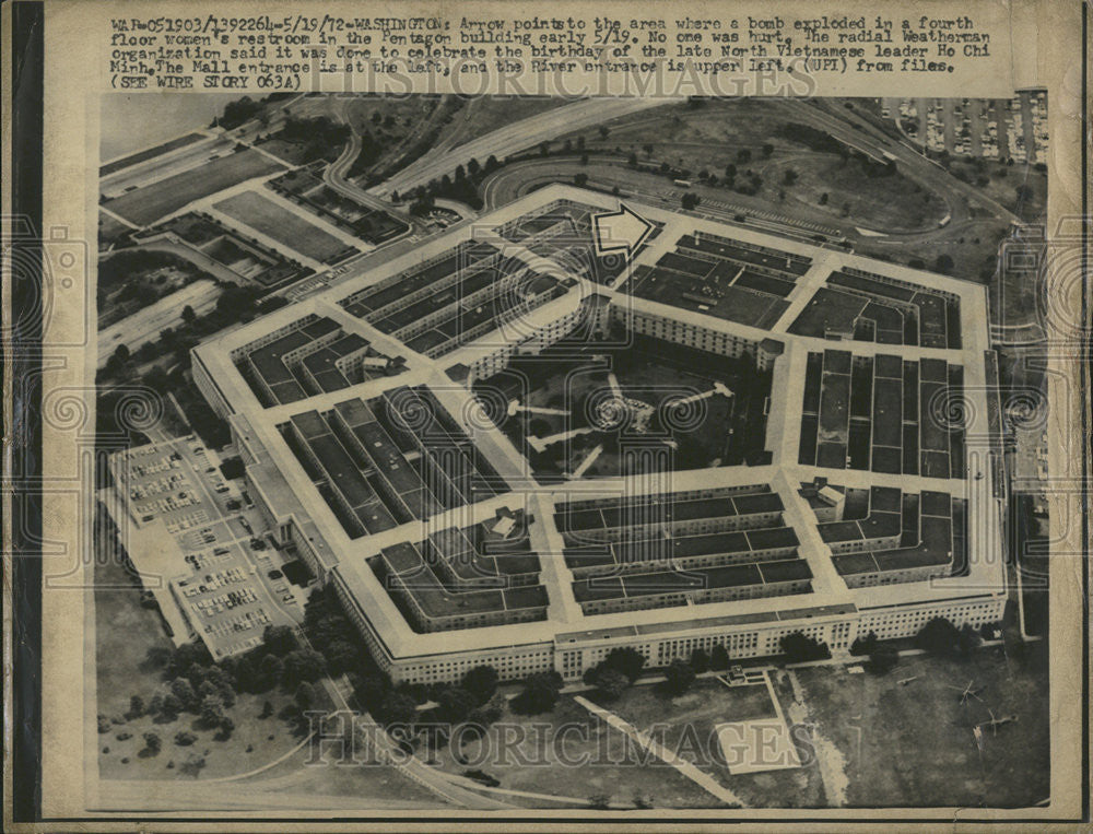 1972 Press Photo Arrow Points Ara Where Bomb Explode Fourth Floor Women Restroom - Historic Images