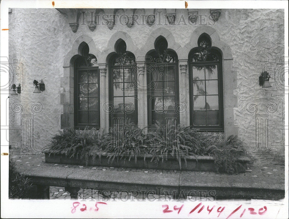 1972 Press Photo Gothic design windows duPont home - Historic Images