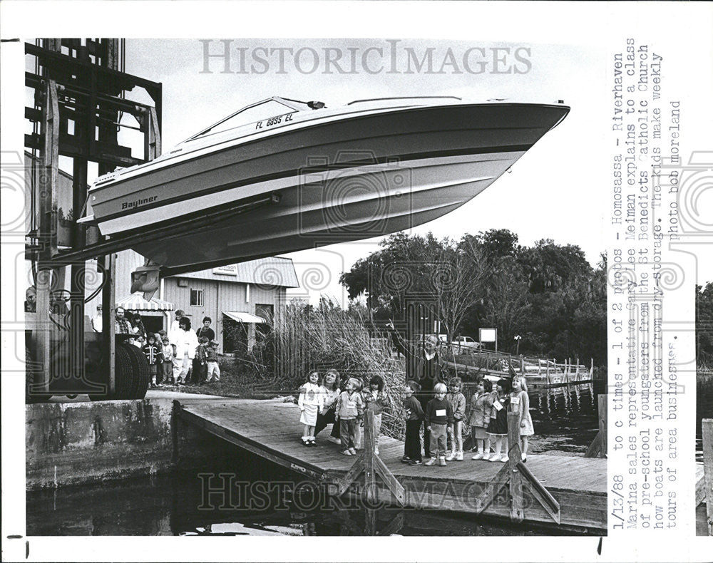 1988 Press Photo Preschool Children Catholic Church Fish Eye View Boat Marina - Historic Images