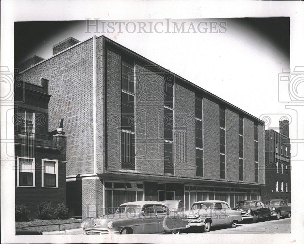 1955 Press Photo New Nurse&#39;s Residence at Illinois Masonic Hospital - Historic Images