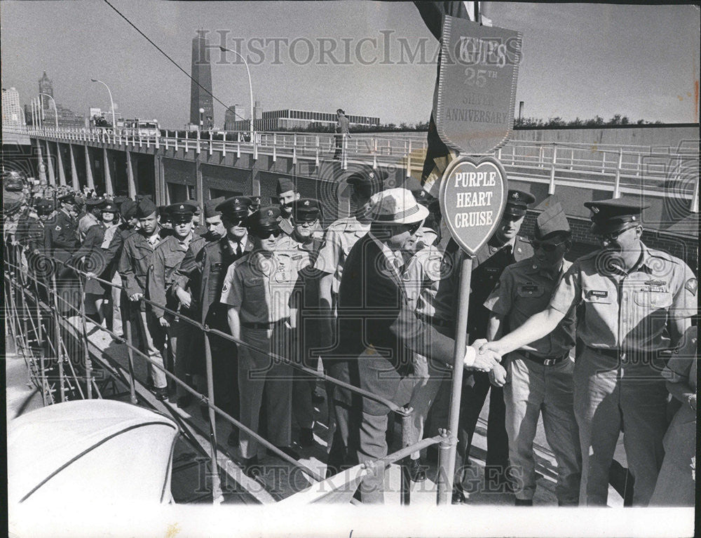 1969 Press Photo  Milwaukee Clipper Siver Anniversary Purple Heart Cruise - Historic Images