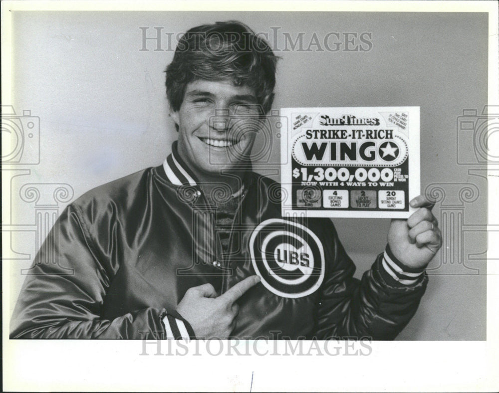 1984 Press Photo Shea Farrell Chicagoan Co Star Hotel Win Big Wingo - Historic Images