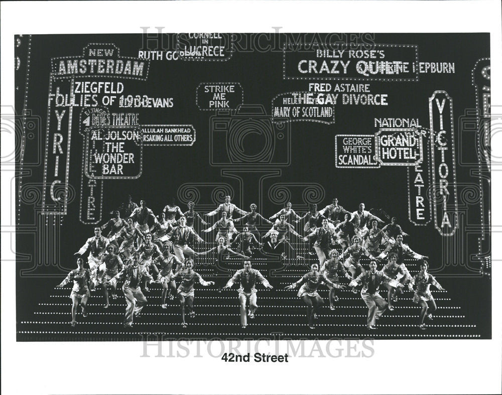 Press Photo Cast 42nd Street Dancing Front Stairs New Amsterdam Theatre - Historic Images