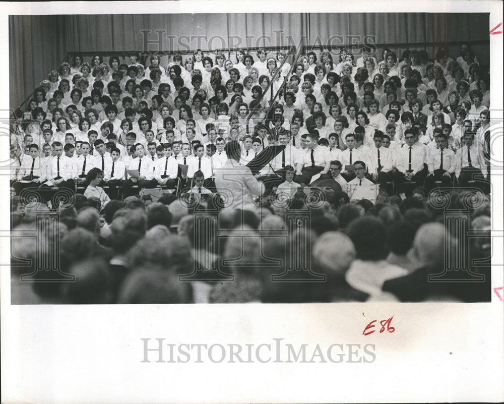 1964 Press Photo Senior High School Musician Clearwater Municipal Auditorium - Historic Images