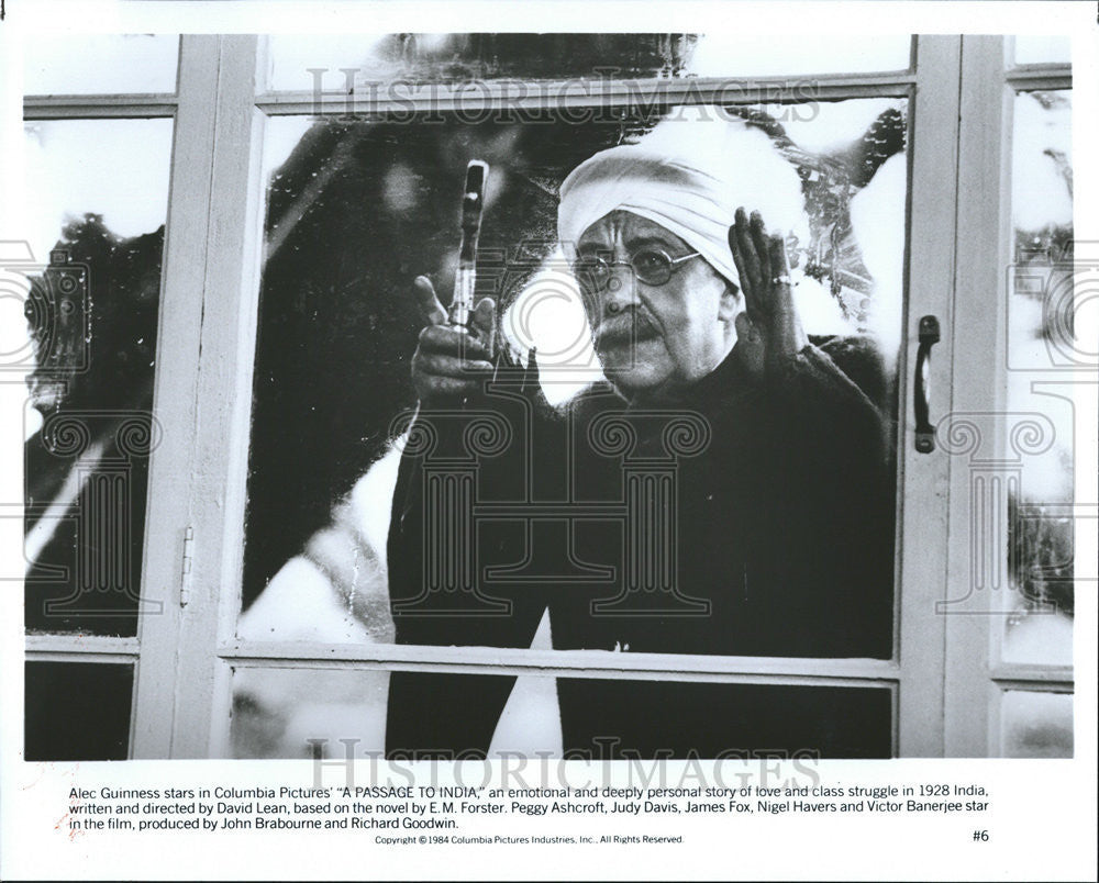 1984 Press Photo Alec Guinnes &quot;A Passage to India&quot; - Historic Images