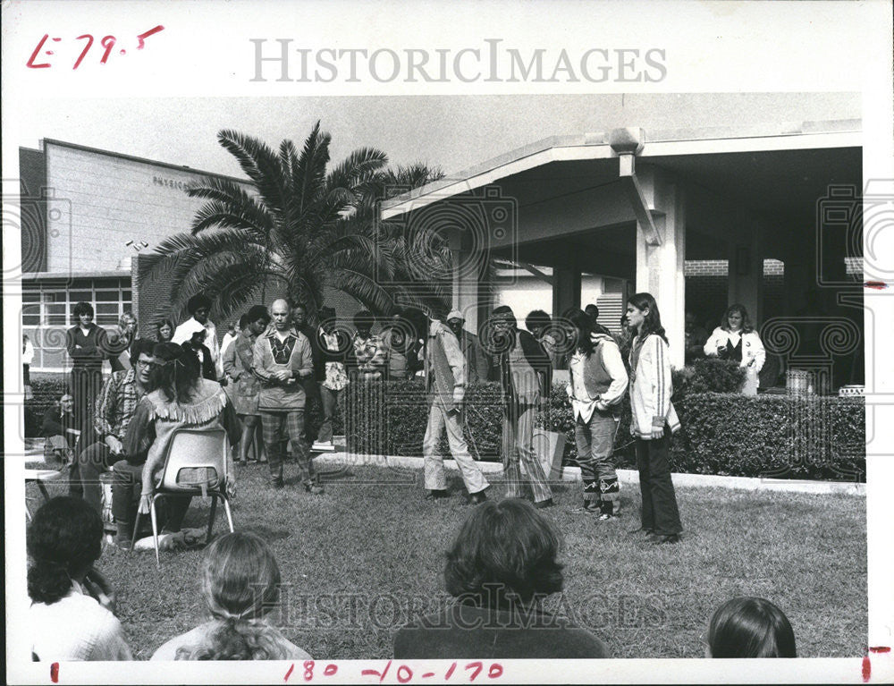 1972 Press Photo Indians Dancing Campus Grounds - Historic Images