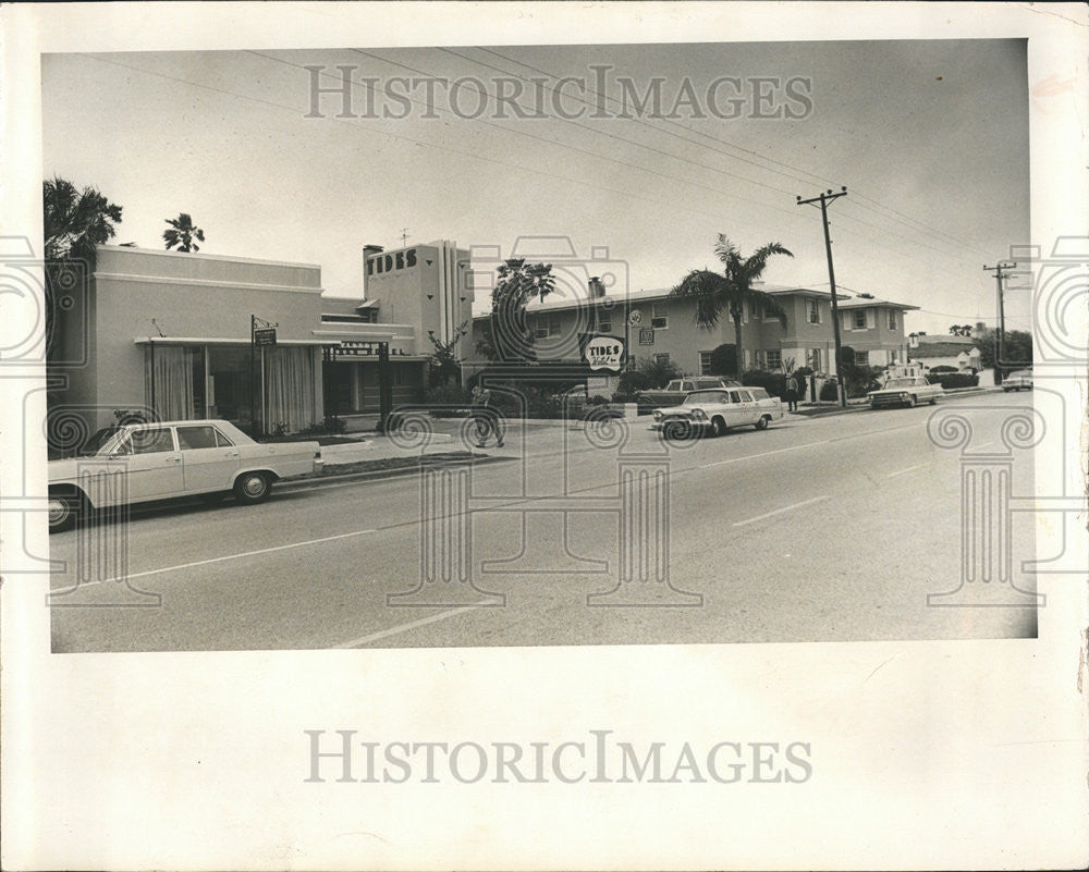 1965 Press Photo Tides hotel Bath Club Mecca Tourists Social Center - Historic Images