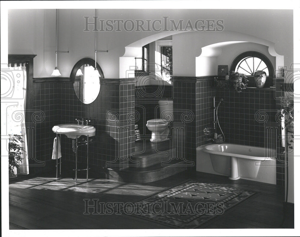 1994 Press Photo Bathroom - Historic Images