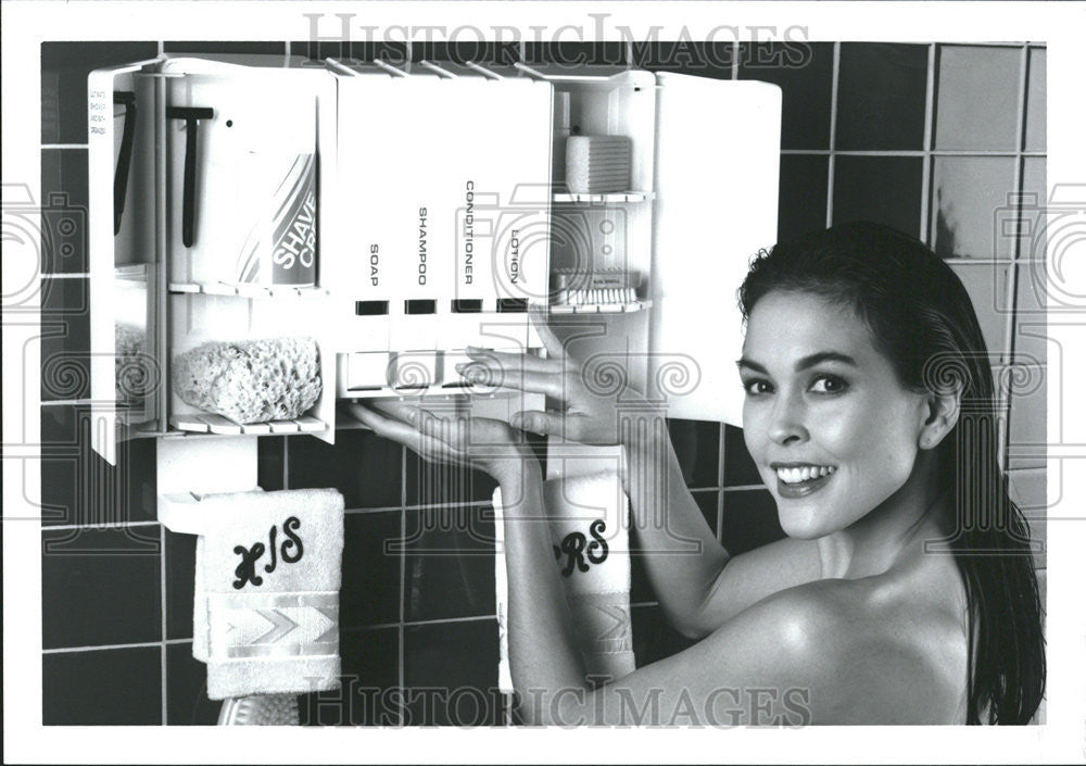 1993 Press Photo Bathroom Equipment Lady Bathing Conditioner Shampoo Soap - Historic Images