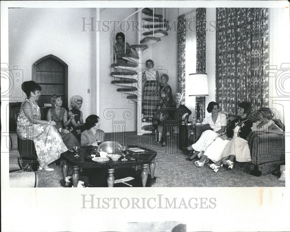 1976 Press Photo Xi Delta Nu Beta Sigma Phi Beginning Day Dinner Sarah Shoup - Historic Images