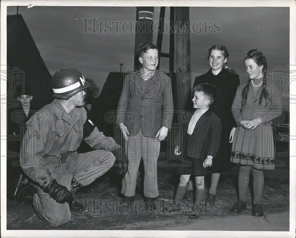 1954 Press Photo Us Occupation - Historic Images