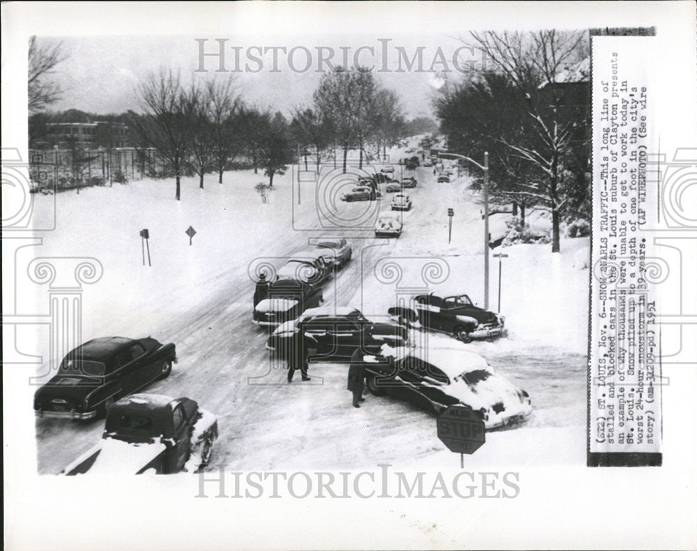 1951 Press Photo St Louis, Missouri Street Scene - Historic Images
