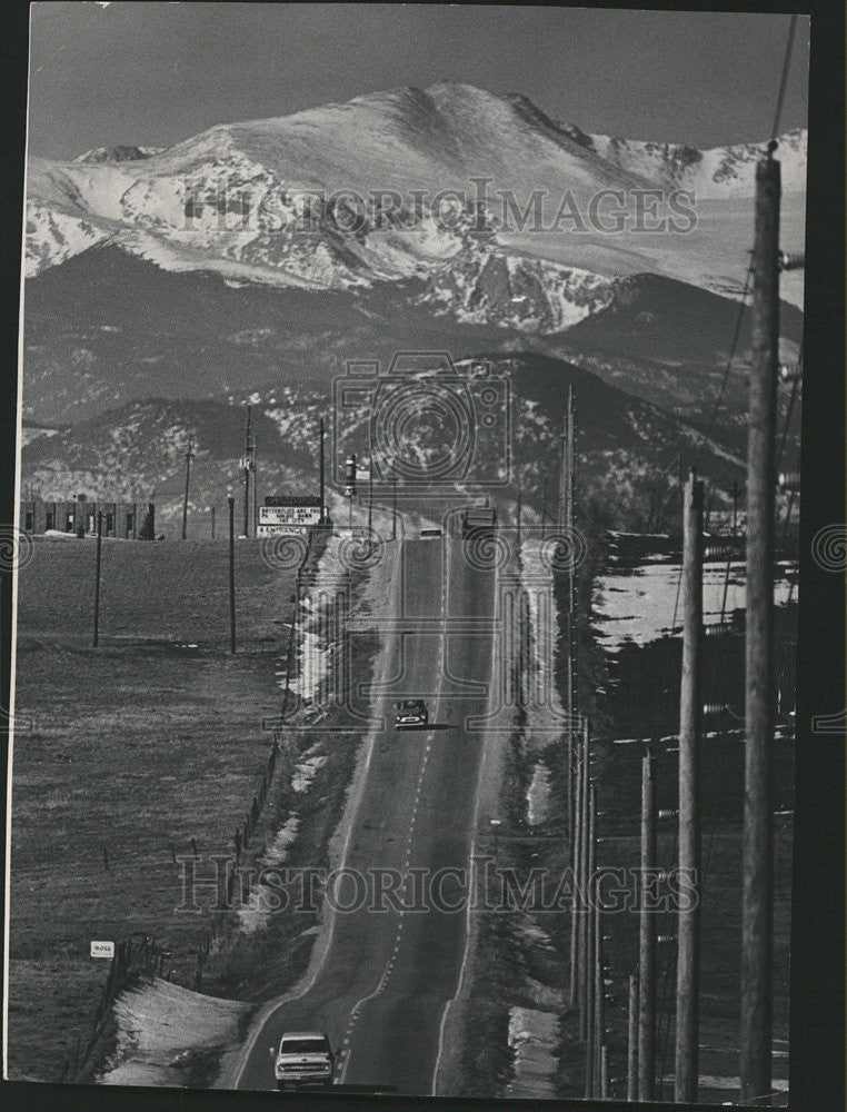 1973 Press Photo  East Arapahoe Rd Background Denver Post - Historic Images