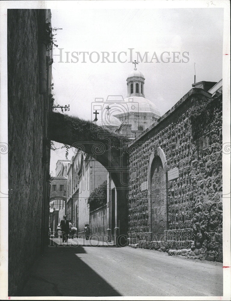 1966 Press Photo Via Dolorosa Way of Sorrows Old Jerusalem Jesus Religion - Historic Images