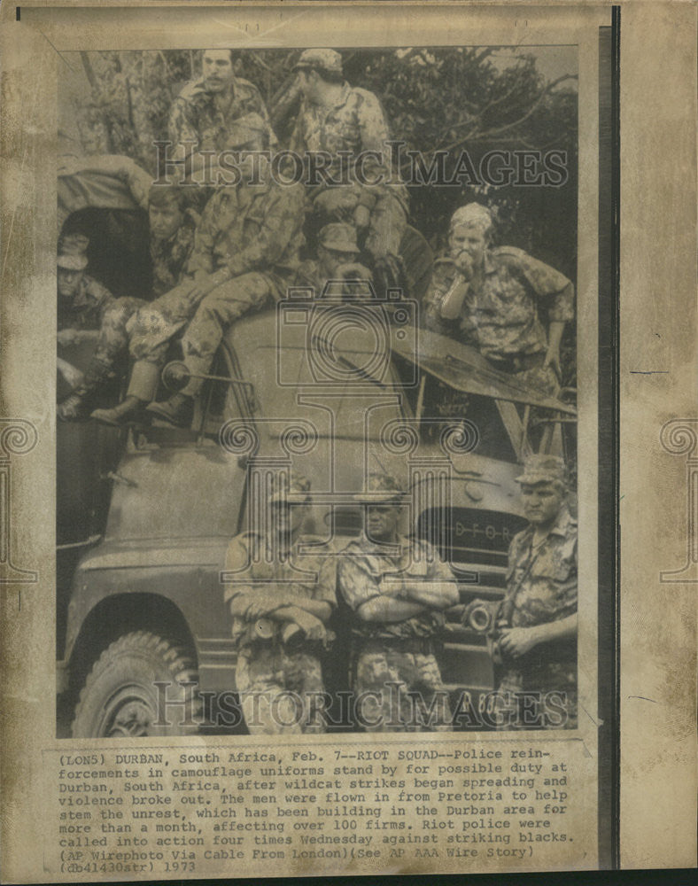 1973 Press Photo Riot Squad Police reinforcement camouflage uniforms stand - Historic Images