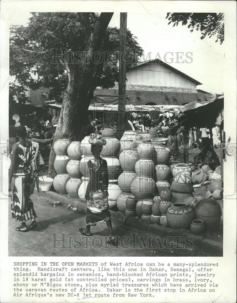 1973 Press Photo Handicraft Dakar African Carvings Market NY Air Afrique - Historic Images