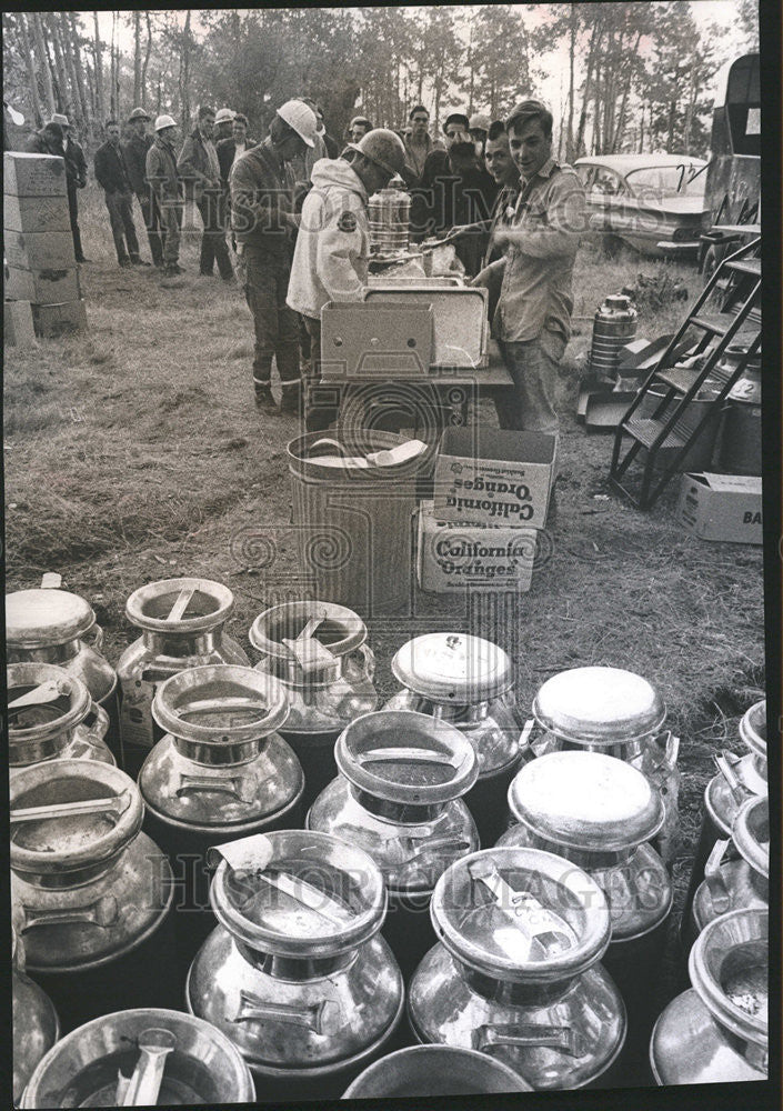 1962 Press Photo Volunteer Fire Fighters Lining Up Base Camp Breakfast - Historic Images