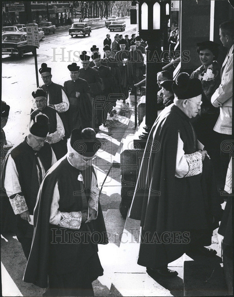 1960 Press Photo Roman Catholic Priests Immaculate Conception Cathedral - Historic Images