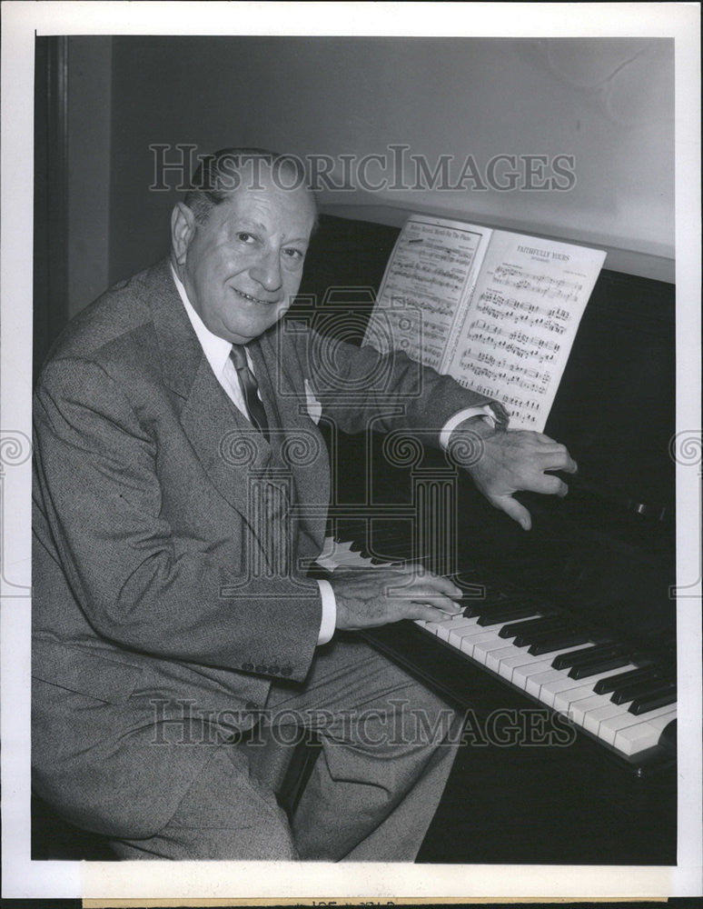 1949 Press Photo Compose Broadway Musical Show Veteran Year Europe Orchestra - Historic Images