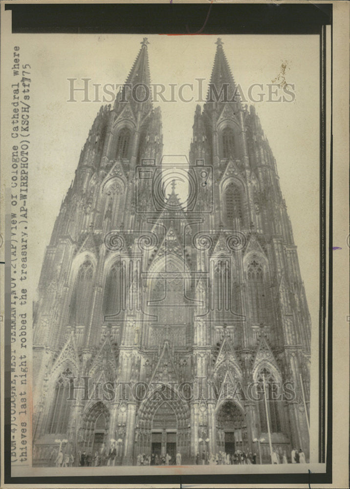 1975 Press Photo Cologne Cathedral Thief Rob Treasure West Germany - Historic Images