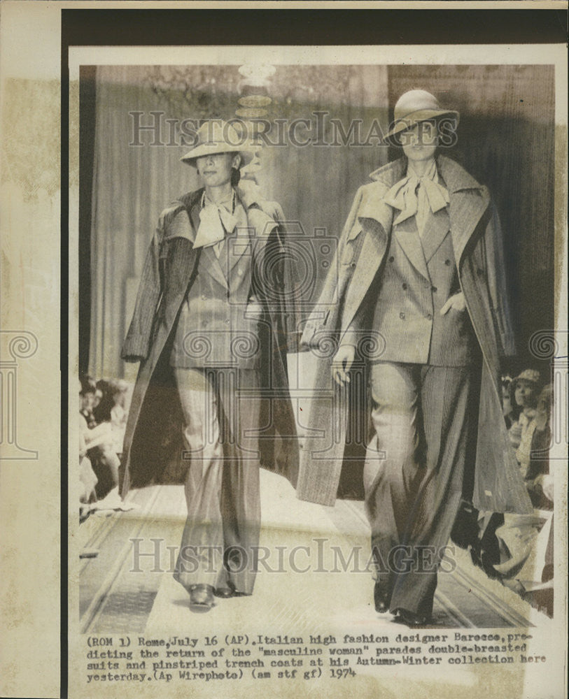 1974 Press Photo Italian High Fashion Designer Barecce Returns &quot;Masculine Woman: - Historic Images