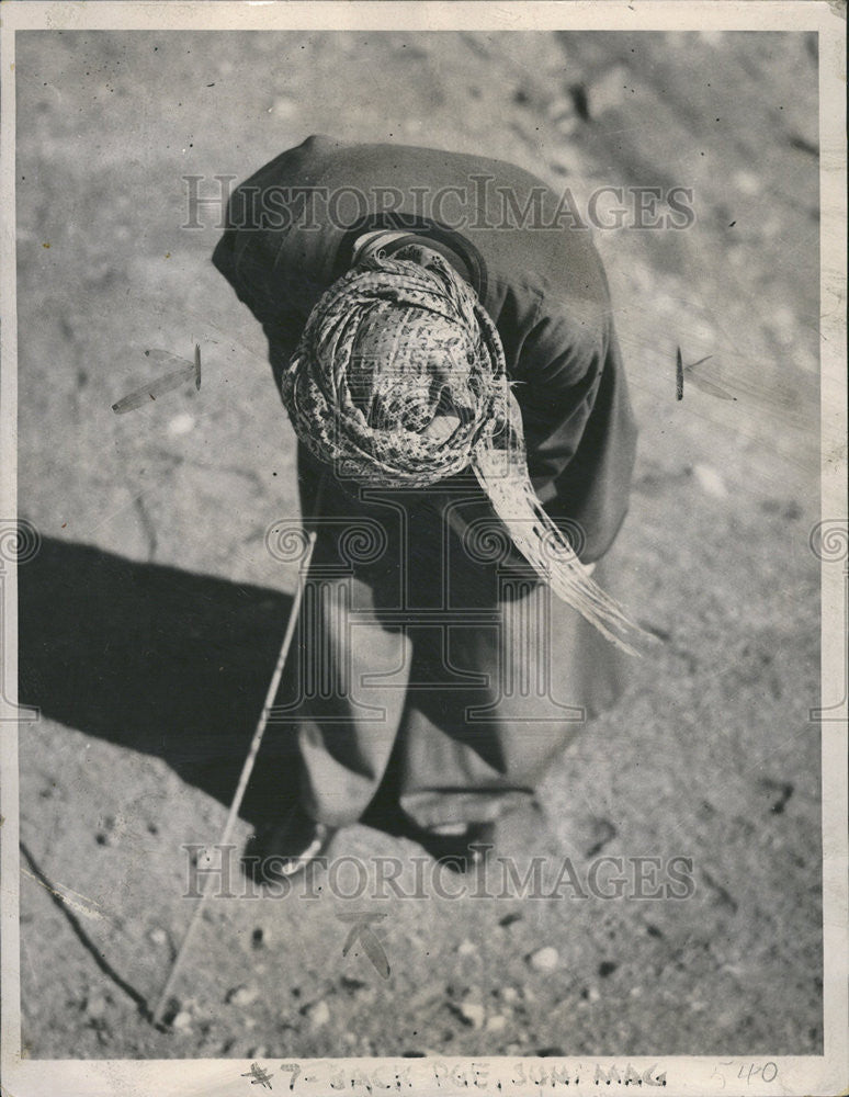 1938 Press Photo Egyptian Tourist Guide Turban Headwear - Historic Images