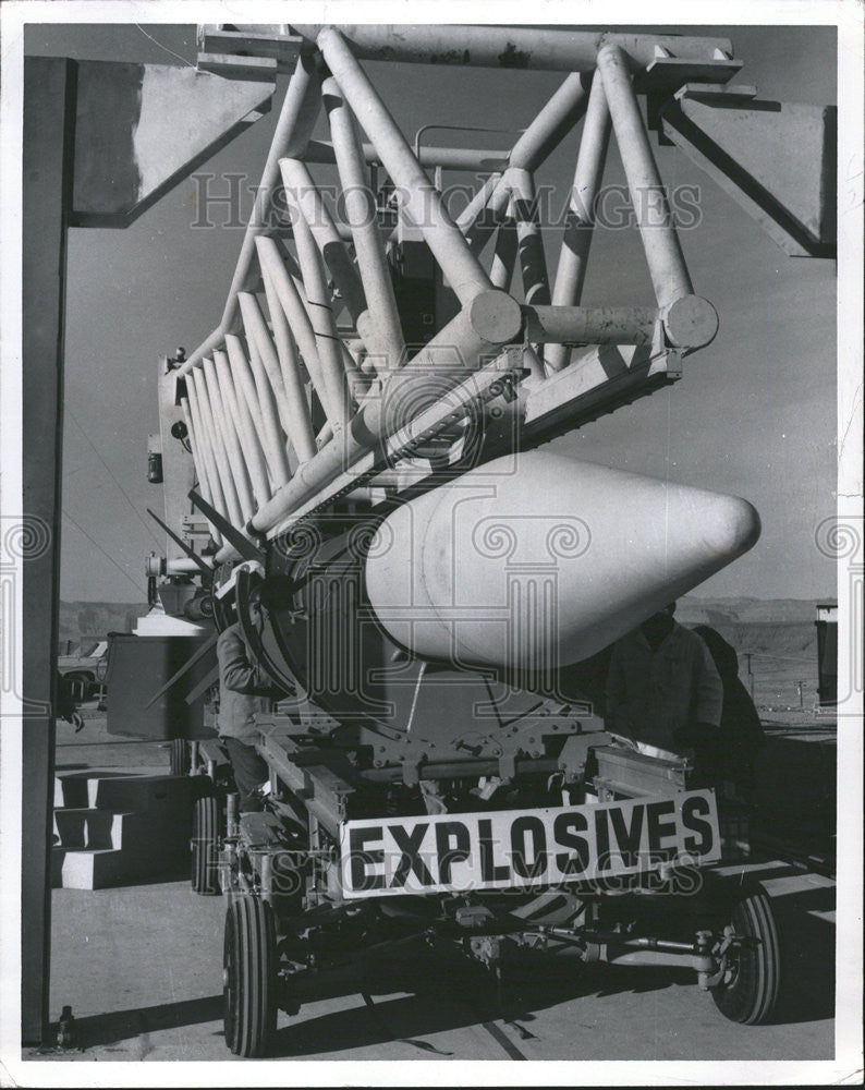 1964 Press Photo Athena Missile Mobile Explosives Air Force Athena Green River - Historic Images