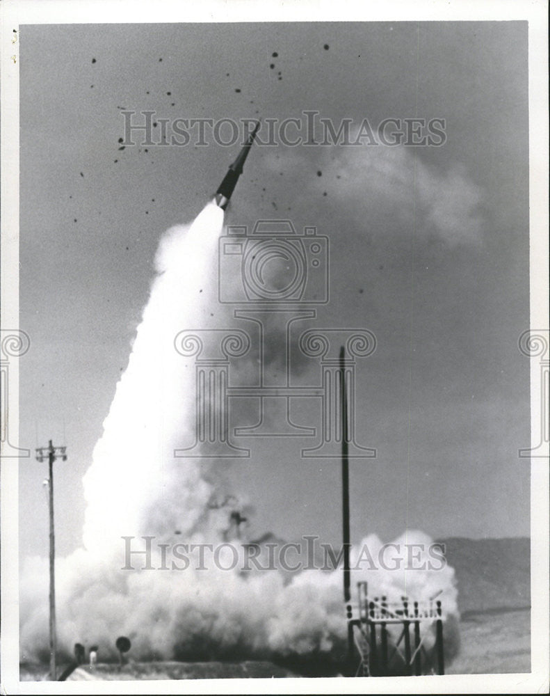 1973 Press Photo Sprint missile weapon Army Sentinel system flight fired bullet - Historic Images