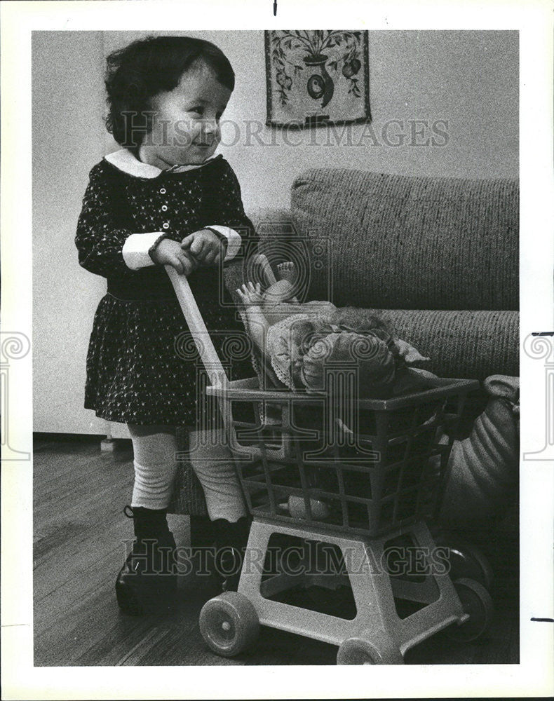 1984 Press Photo Kinga Gancarz Tarnow home strikes hospital Poland - Historic Images