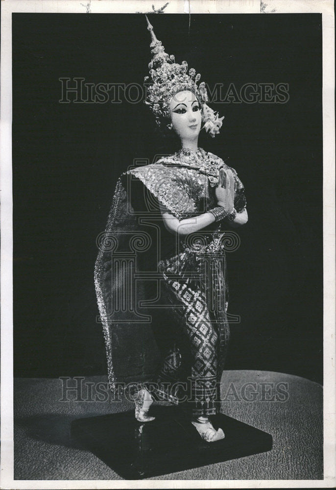 1967 Press Photo Exquisite Princess Doll Workshop Tonghorn Chandavimol Bangkok - Historic Images