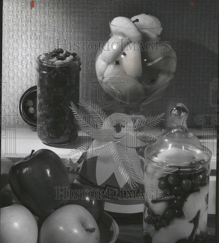1989 Press Photo Fruit food items decoration arrange dinning table kitchen room - Historic Images