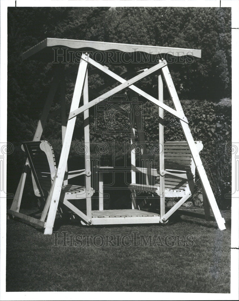 1989 Press Photo Swing group Canopy glider Furniture Living room elegant - Historic Images