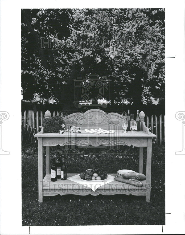 1994 Press Photo Furniture tables materials shapes origin style intended use - Historic Images