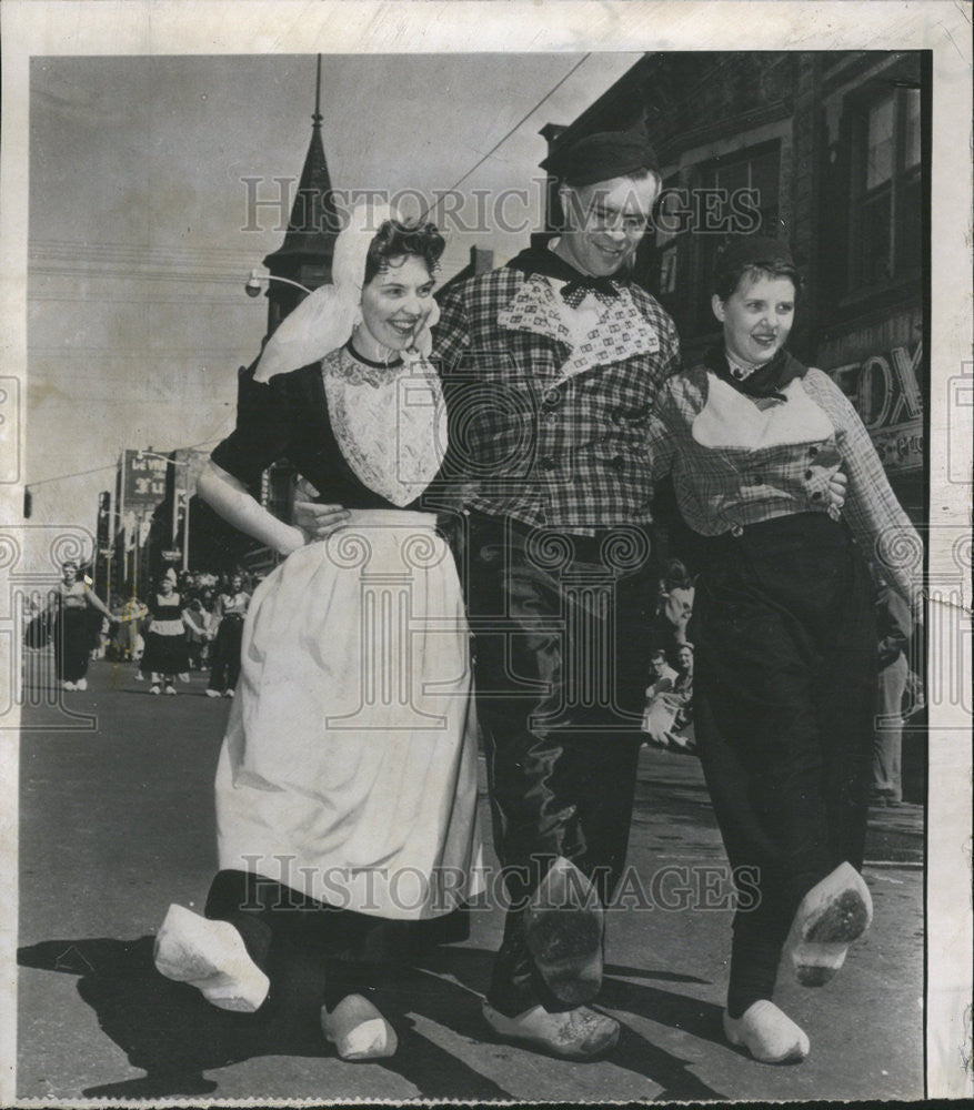 1956 Press Photo Holland&#39;s 27th Annual Tulip Festival - Historic Images