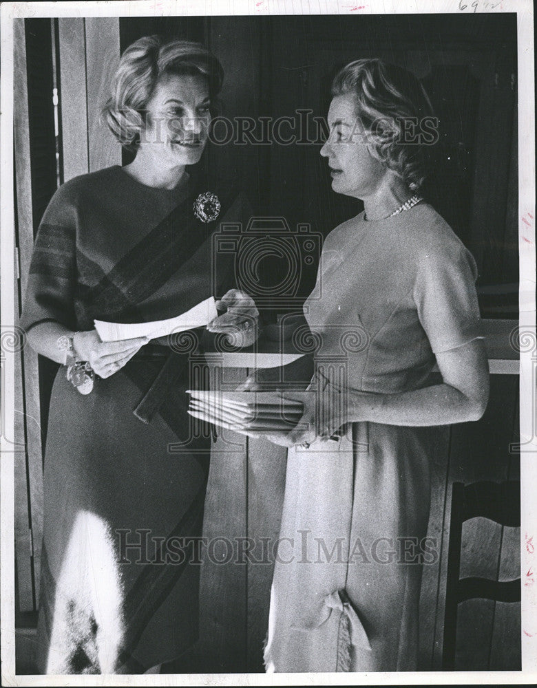 1963 Press Photo Mrs Alfred Hicks Committee Co Chairman Mrs Robert Hawley - Historic Images