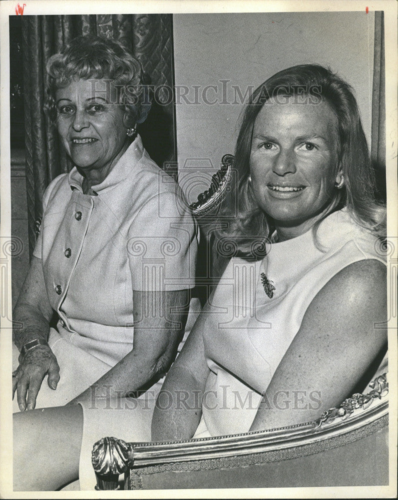 1969 Press Photo Alfred Hicks Edward Bennet Close Central City Opera Ball - Historic Images