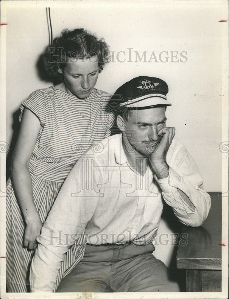 1954 Press Photo Cabbie Vernon Agee pilot Rita Rate taxi wife Madeline Farmville - Historic Images