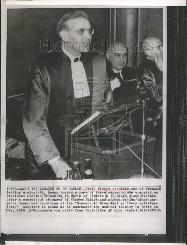 1963 Press Photo Aboulker France surgeon President Charles DE Gaulee Paris - Historic Images