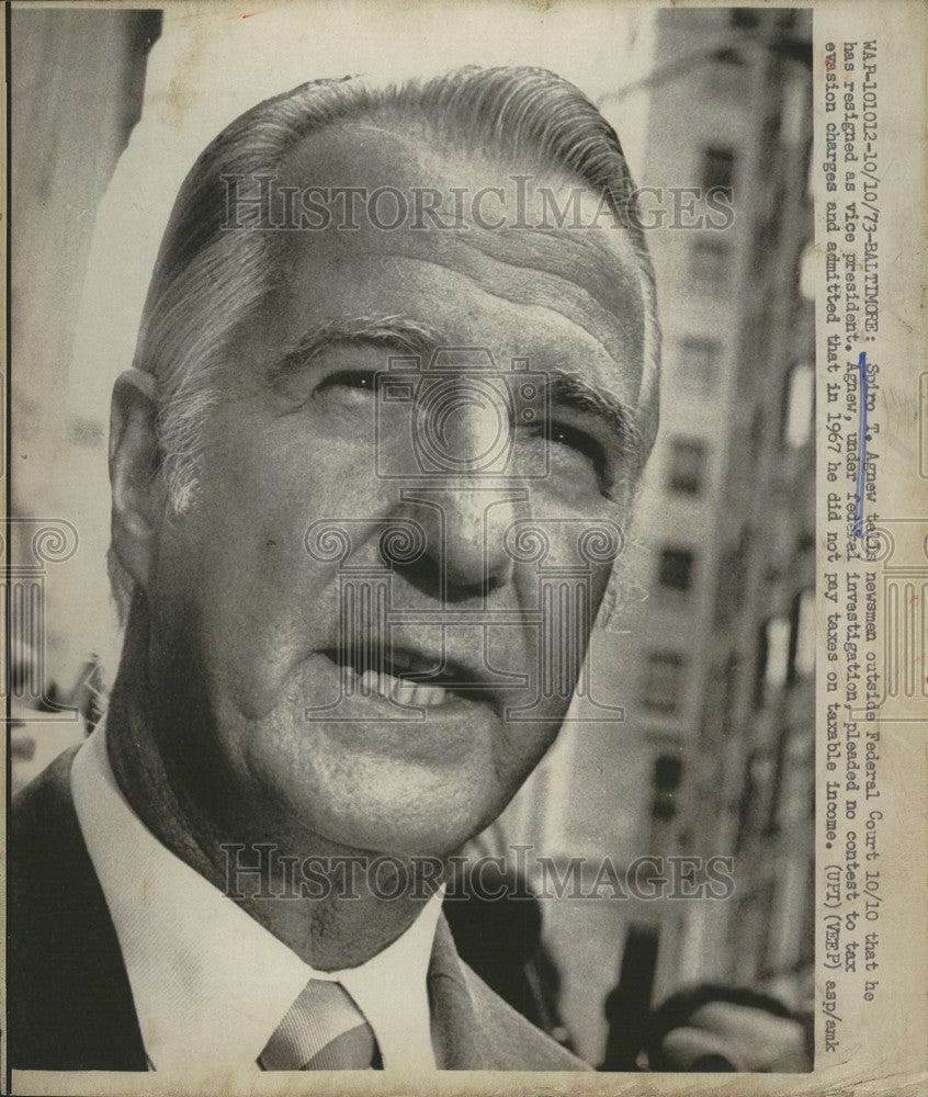 1973 Press Photo Vice President Spiro Agnew talks to press and announces resign - Historic Images