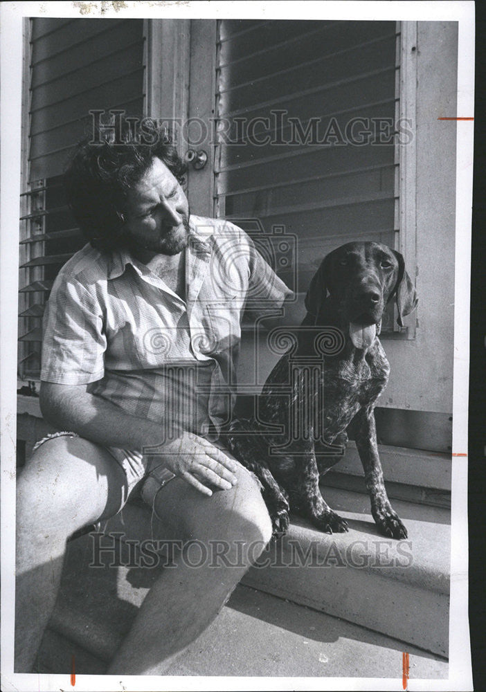 1980 Press Photo Dale Abbott with Bud - Historic Images