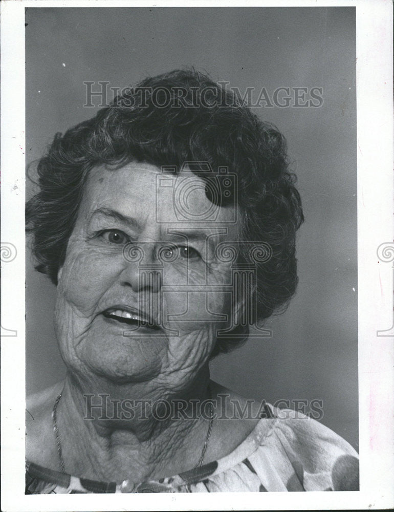 1984 Press Photo Lorena Abbey Research Chairwoman Regent Speak
Meet Society - Historic Images